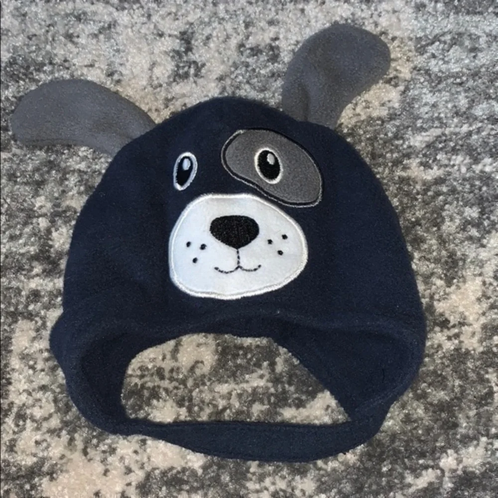 Children’s place hat size 0-3 months
